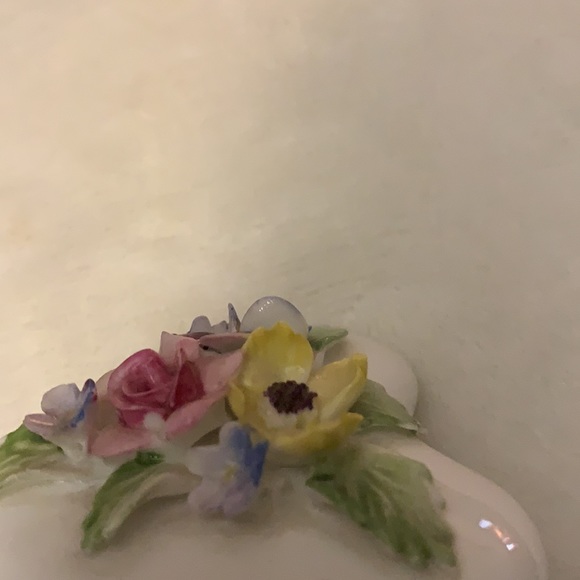 Royal Adderley Floral Bone China Trinket Box Made In England (vintaged piece) - Picture 11 of 14